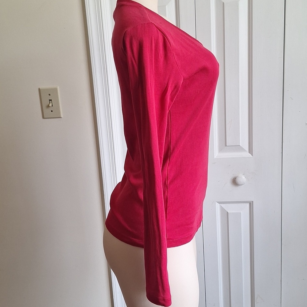 3/$20 Tommy Hilfiger 100% Cotton Deep Red V-Neck Long Sleeve Tee Size Small - Picture 3 of 7